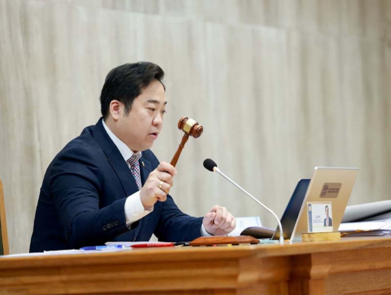 НИТХ-ын ээлжит бус IX хуралдаанаар нийслэлийн ирэх таван жилийн төлөвлөгөөг хэлэлцэж байна